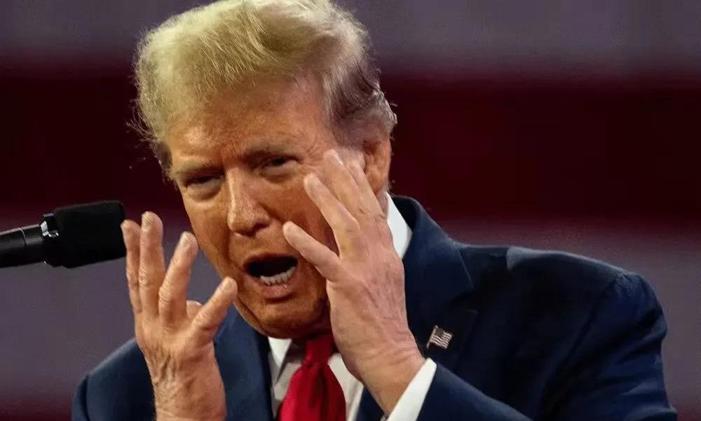 美国媒体说，这次是特朗普主动给北京打的电话，因为他最近实在没辙了，只能阿谀奉承，