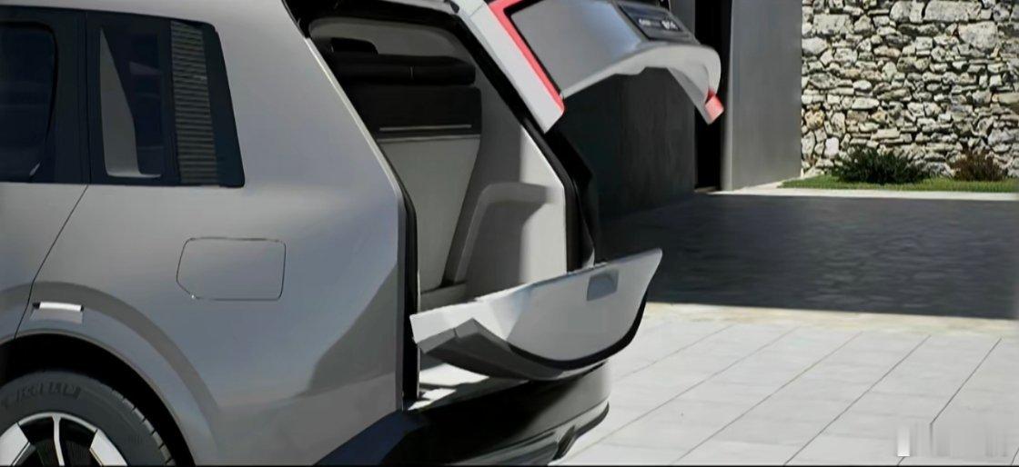 再增添一辆9系旗舰——星途ET9继续是5.3米的车身长度特点是对开门设计，尾门是