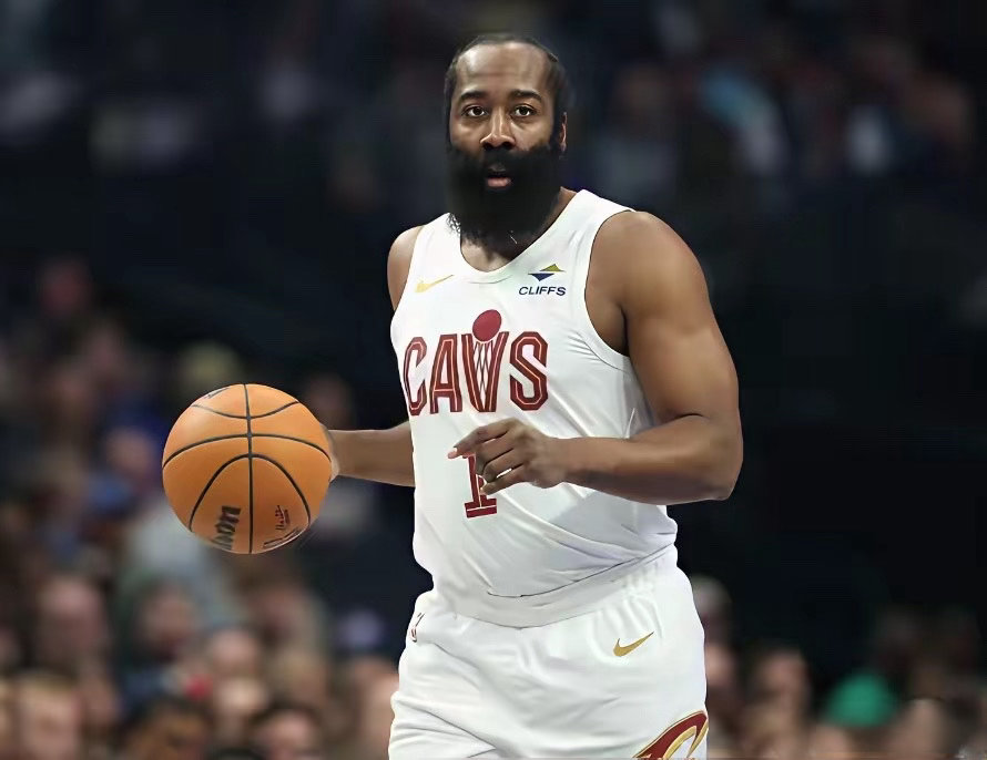 本赛季詹姆斯和哈登谁更猛？来看看数据对比。詹姆斯41岁，出战60场，场均20.9