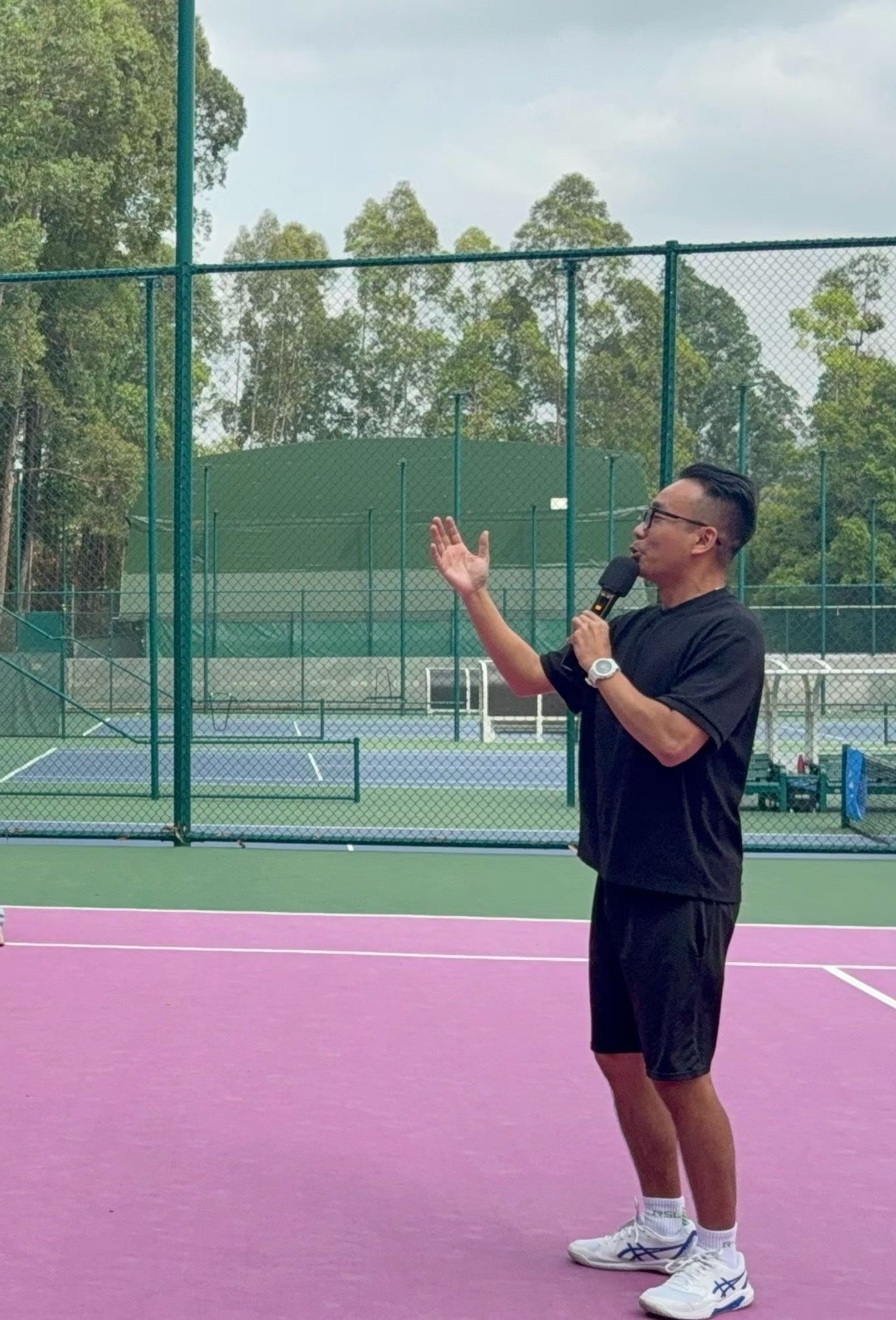 今天，好友问我什么方式健身最有效？我告诉他，换轮胎