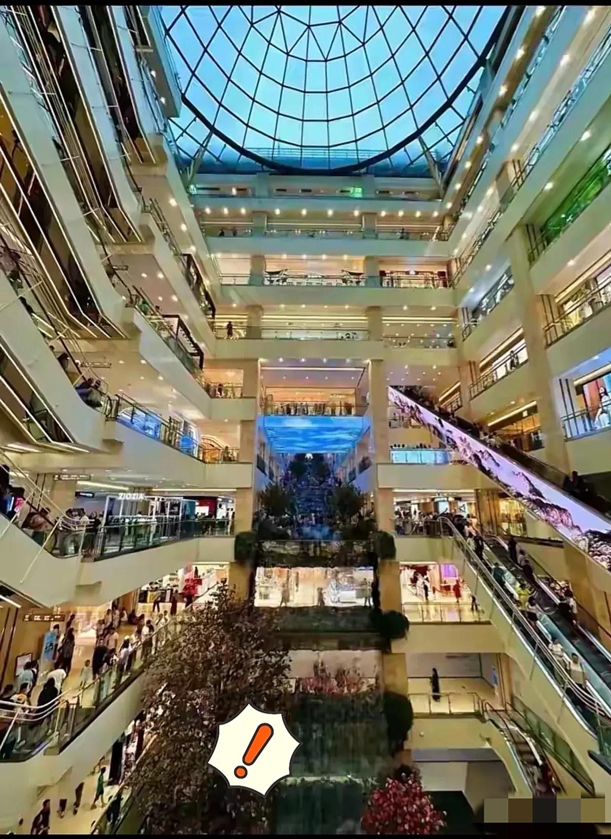 严总离世仅仅三天，西安赛格积攒多年的深层矛盾一次性全部暴露，商场急着发公告撇清