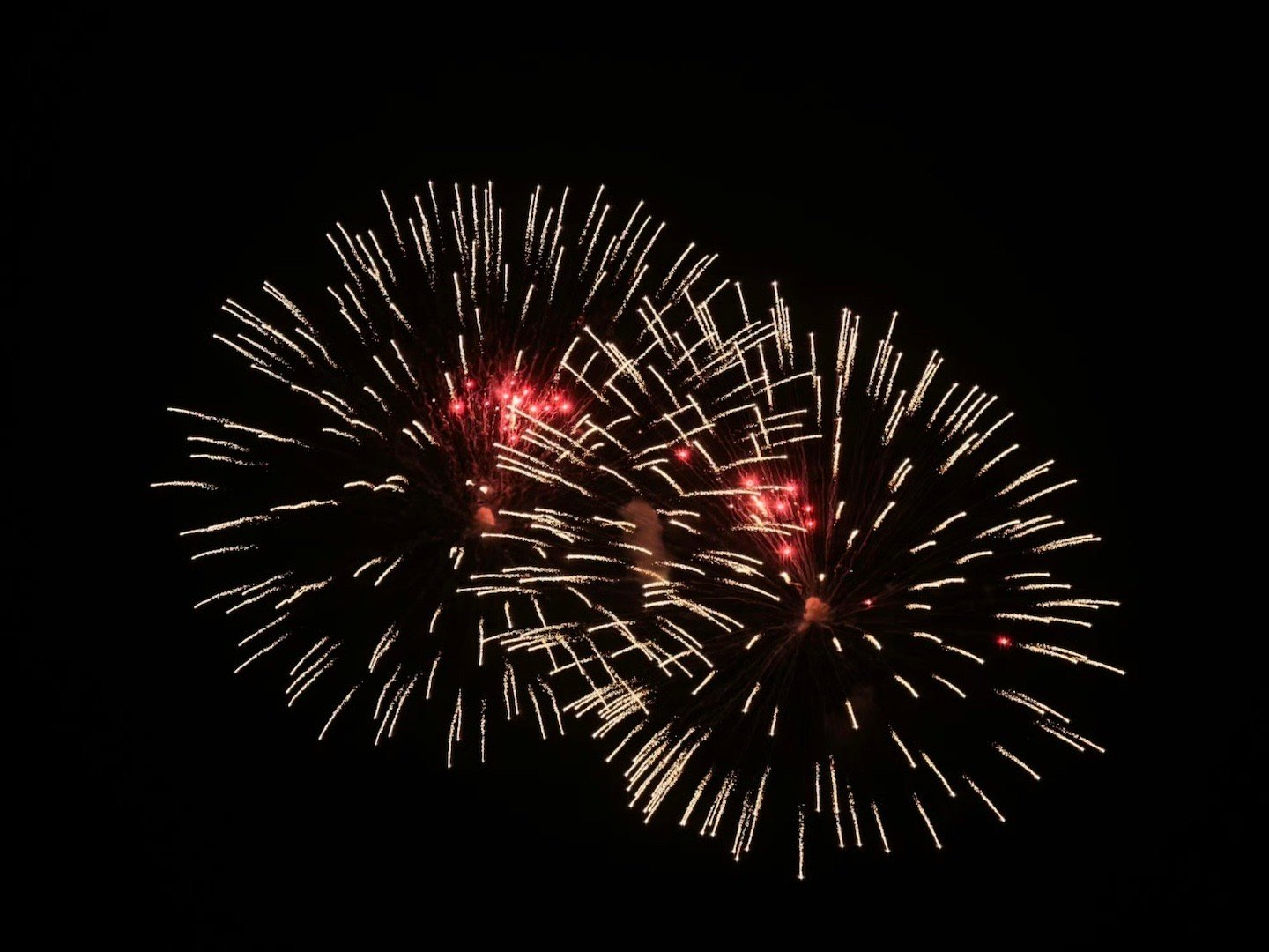 雷军赞小米17Ultra为烟花神器雷军力荐的“烟花神器”果然名不虚传！下滑开启专