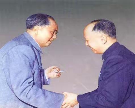 毛主席逝世，钱学森跪在灵前哭了三天三夜，他说：