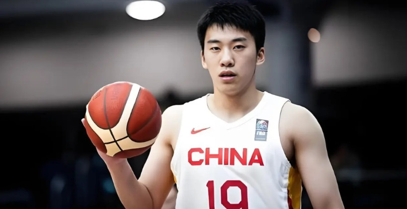 实话实说！中国男篮想要战胜日本男篮，以下3人不可或缺1、王俊杰这位已经在亚