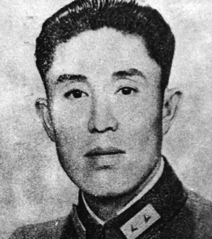 1983年，郑洞国的前妻想复婚，郑洞国的子孙都同意，但郑洞国却摇头拒绝：“她来了