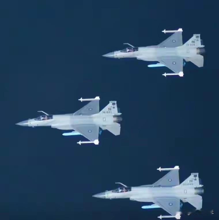 枭龙Block3，应该就是枭龙的终极版了，因为再升级下去就没什么的意义了，我并不