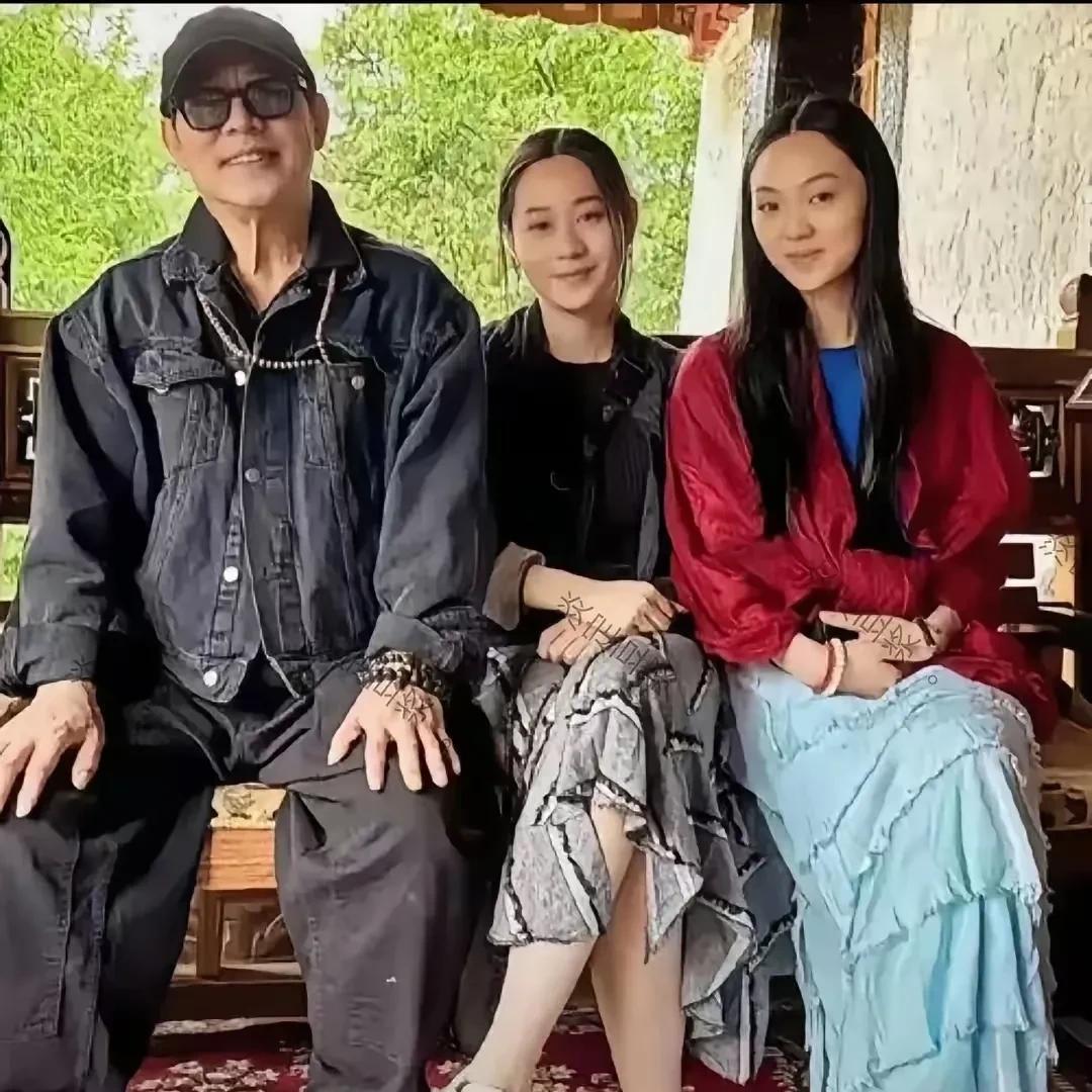 李连杰，这个“好爸爸”是否有些“健忘症”在身上？众所周知，李连杰有四件“小棉袄