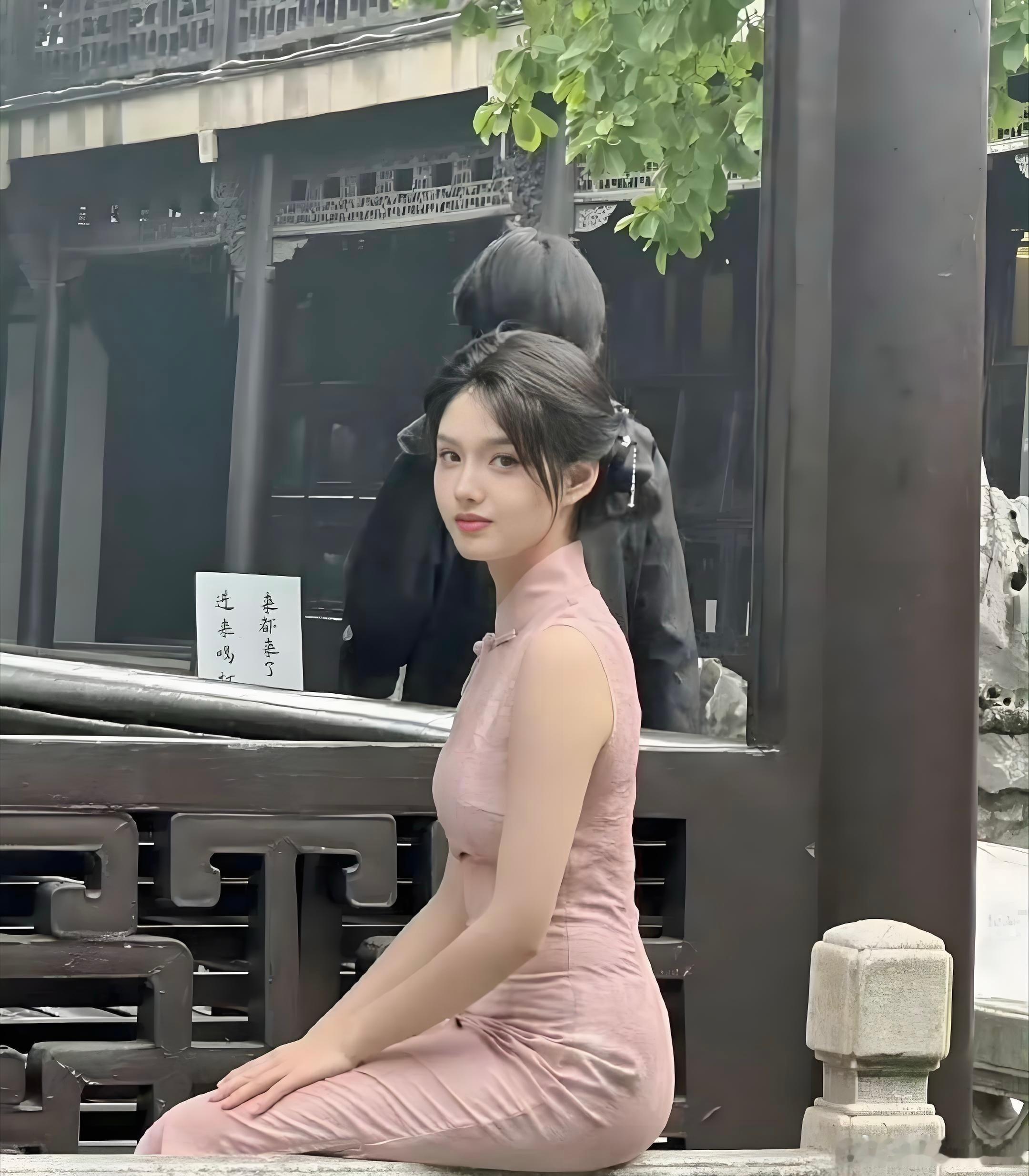 路人视角下的艾米，这颜值能火起来吗？