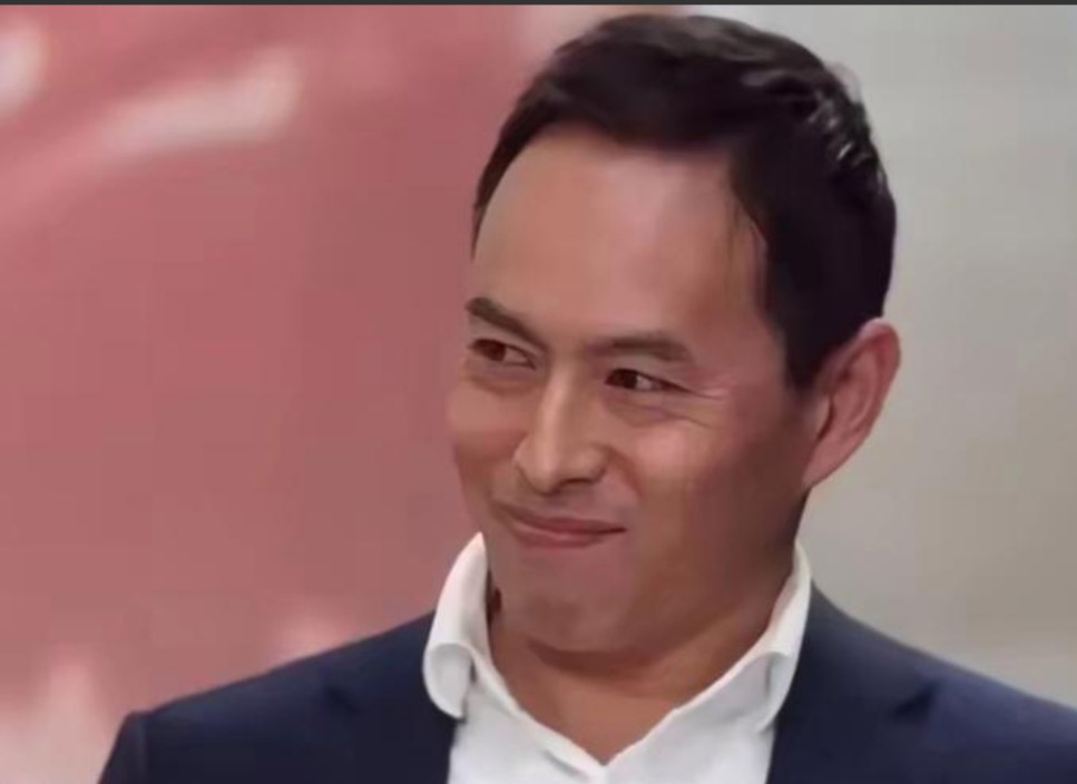 事情还真是戏剧性，澳大利亚著名的反华教授李约翰，原本在直播里一本正经地“剖析”中