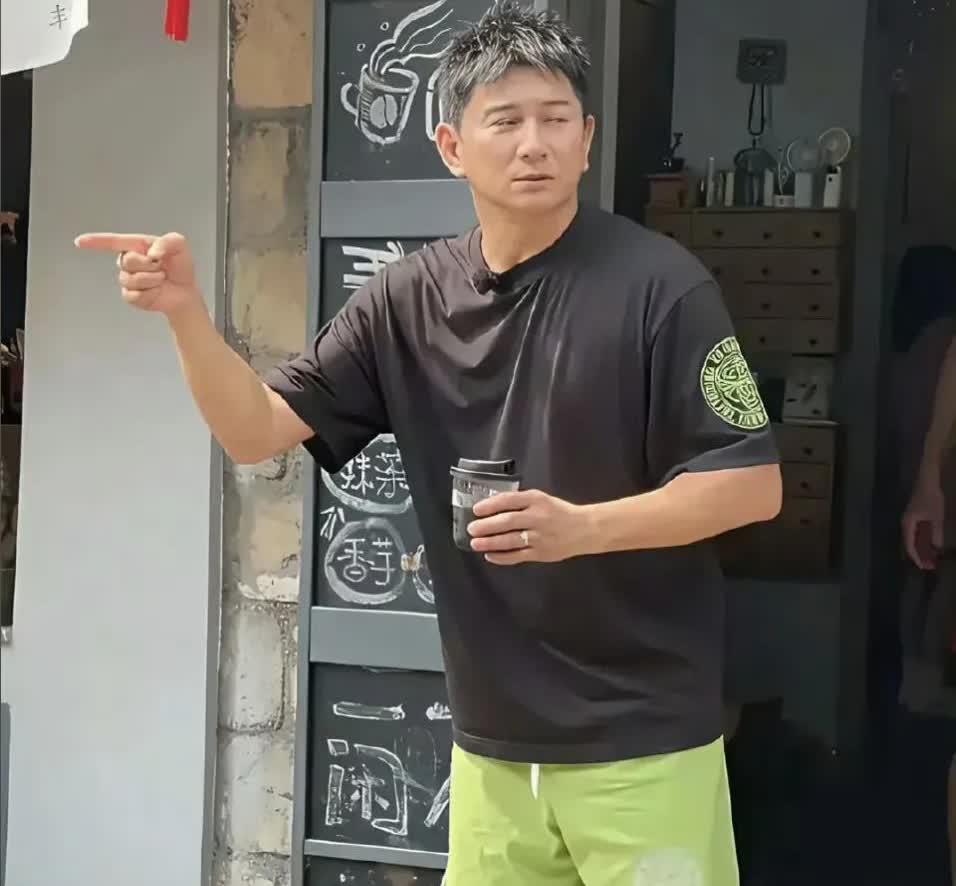 岁月是把杀猪刀！吴奇隆与刘诗诗的年龄差越来越明显！如今的吴奇隆不