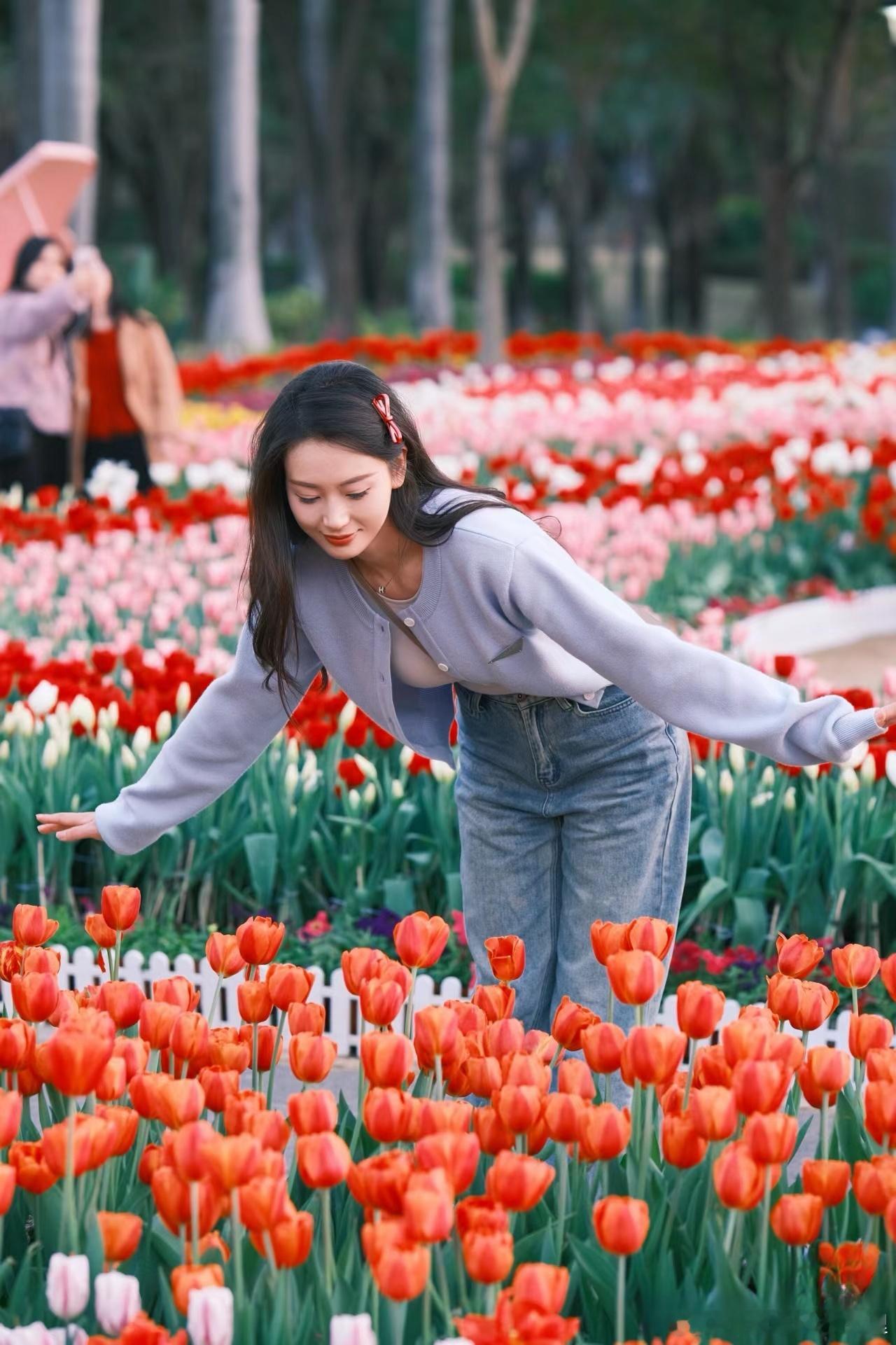 生肖蛇属蛇人2026年宜跟朋友共同求财，单打独斗可能会感到力不从心，而寻找志同道