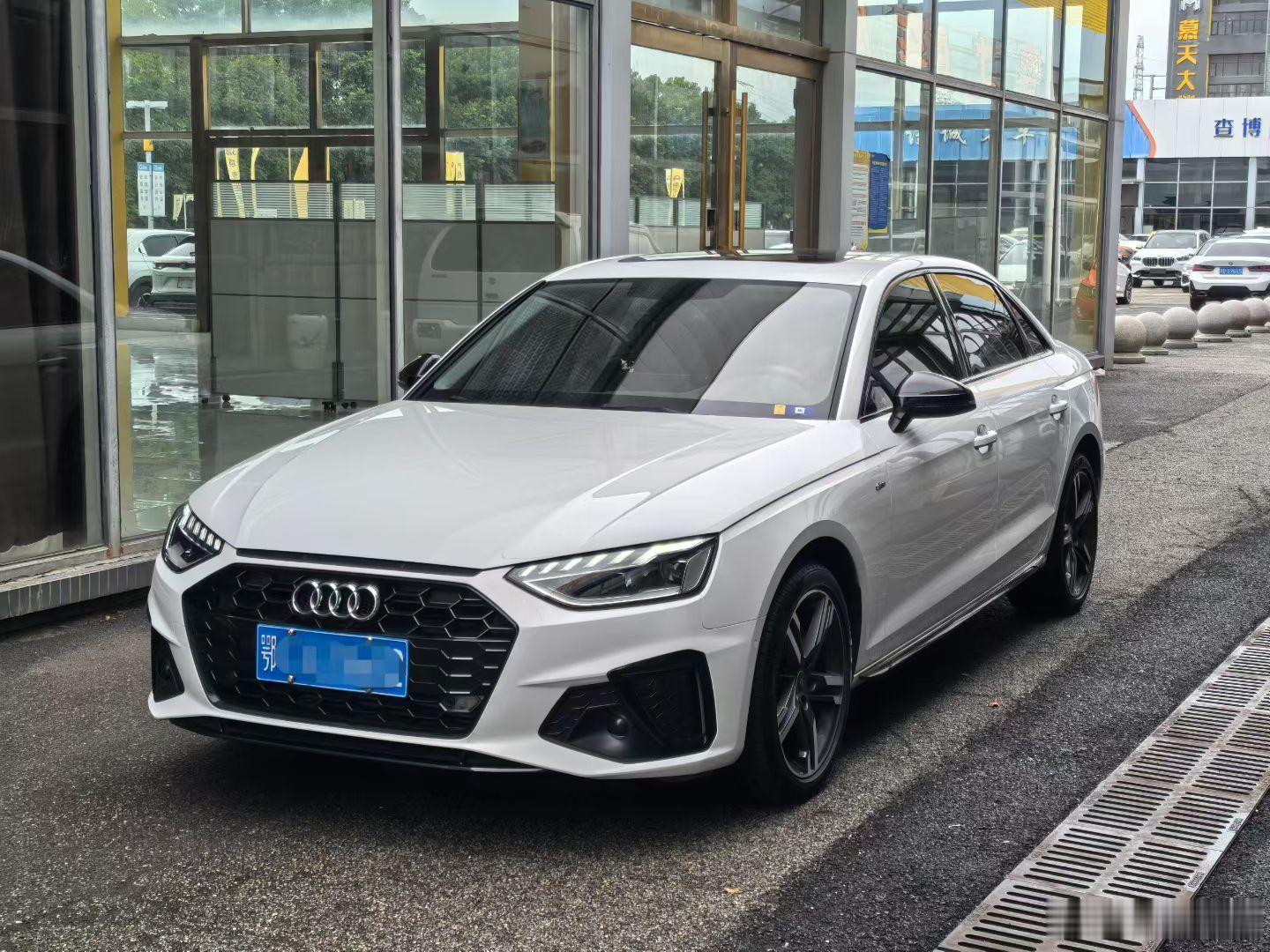 最新到店 奥迪A4L 40豪华动感型 ​2023年7月上牌 私家一手车...