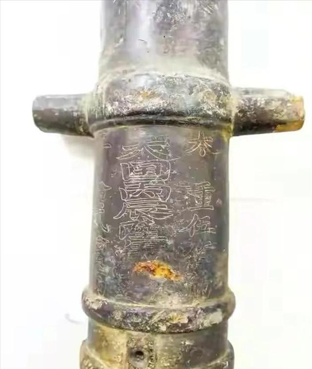 一天，安徽南陵，农民江松林将一张渔网抛入漳河中，准备捉些鱼回家给妻儿炖鱼吃。可没