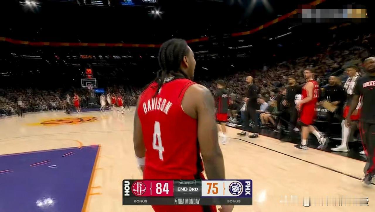 火箭小将戴维森真是便宜又好用！在今天火箭客场以114：92大胜太阳的比赛中，火箭