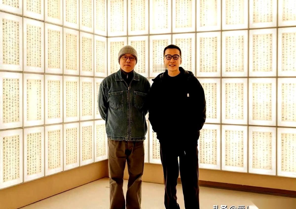 我跟你说，这事儿牛逼的不是窦唯又演出了。牛逼的是那个让他心甘情愿出来的人。一