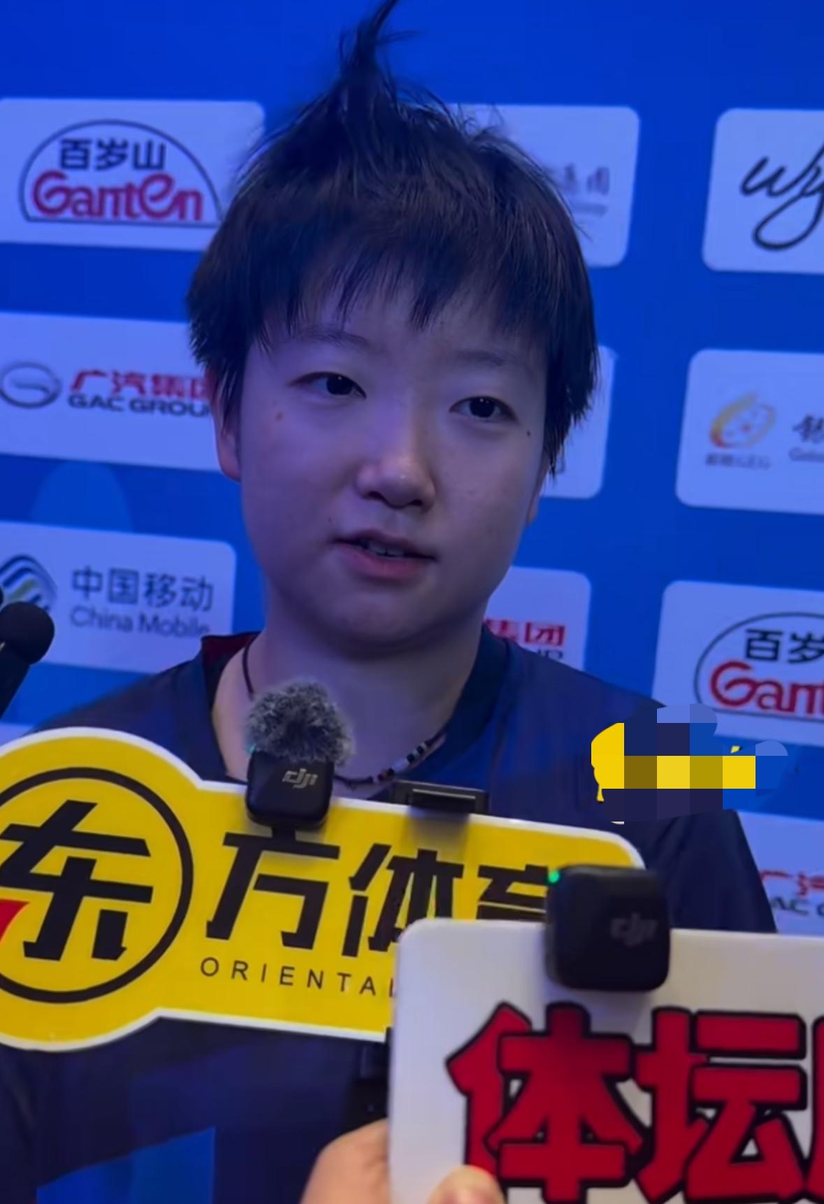 孙颖莎谈恩师杨广弟指导在场外很安心——孙颖莎给自己弄新发型孙颖莎4:0刘斐，晋