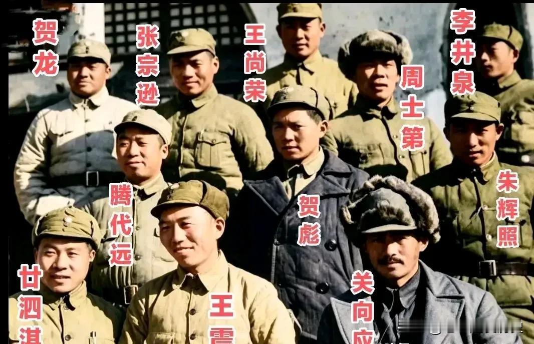 1940年，八路军120师一众核心将领齐聚一处，留下这张弥足珍贵的战时合影。画