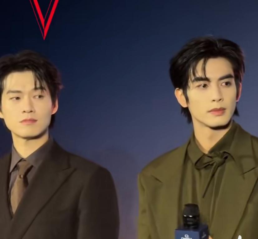 宋威龙长成这样还没火真是挺可惜的就他这颜值，说是老天爷追着喂饭都不为过吧单看