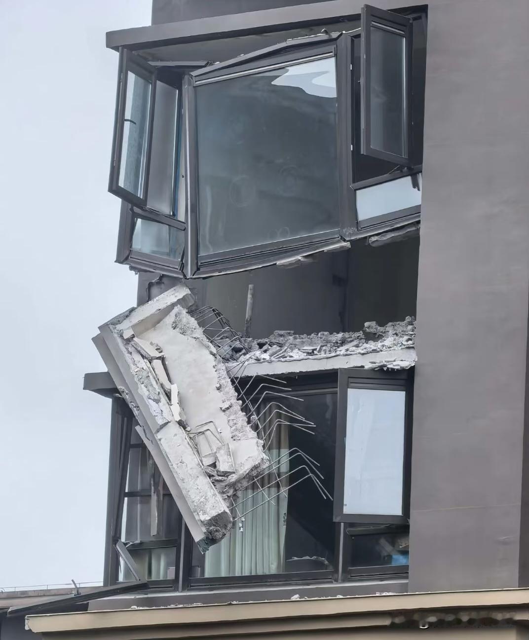 拆不得的地方一定不要拆。确认拆除图纸！确认拆除图纸！确认拆除图纸！重要的事情