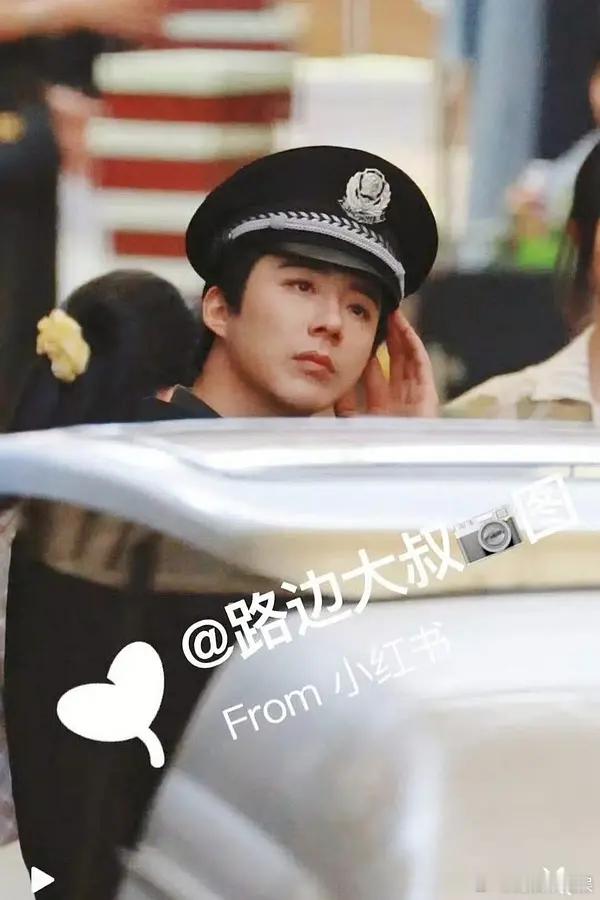 刘宇宁警察造型扮相如何？是想走黄景瑜这样的路线吗？