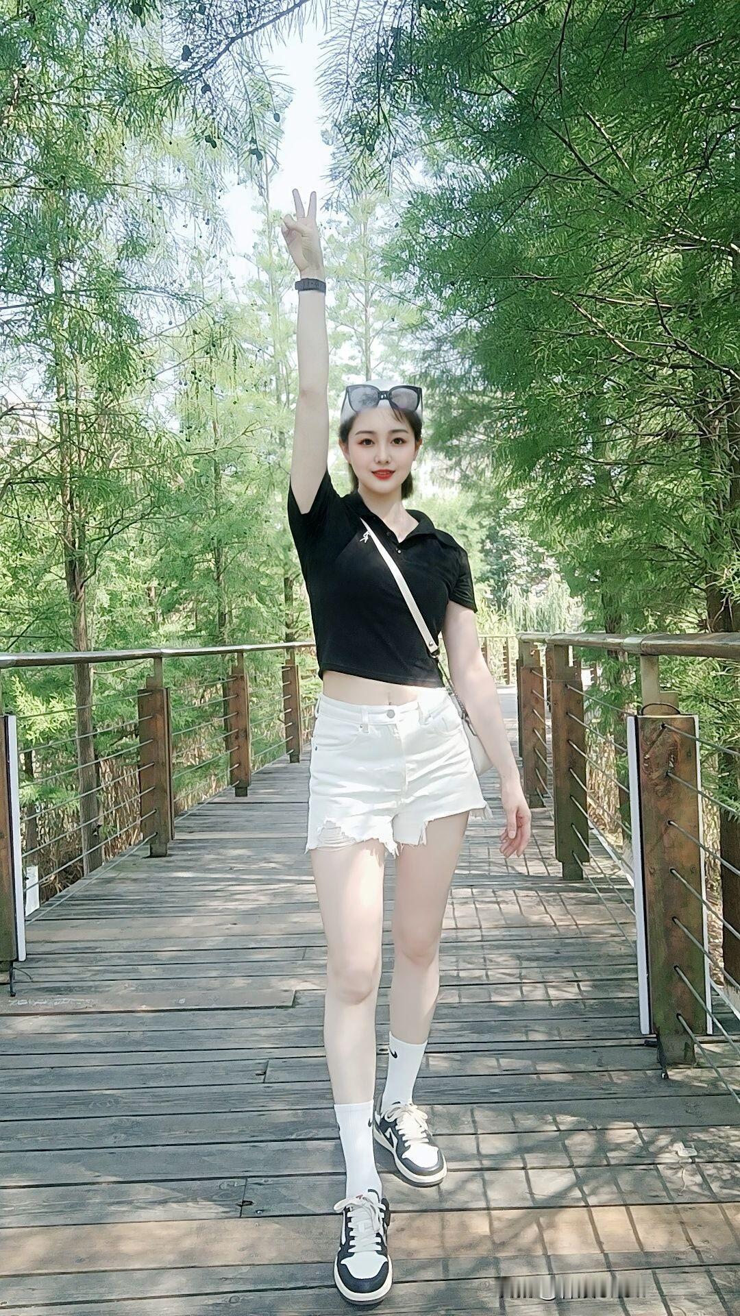 把别人当人在人之下把自己当人时尚穿搭