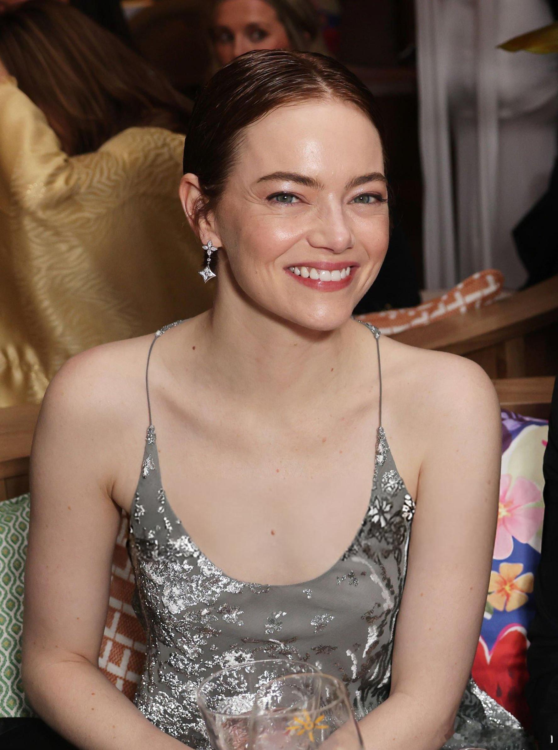 Emmastone艾玛斯通在戛纳电影节期间出席参演新片《Eddington》的