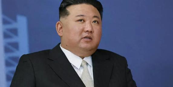 金正恩出手作出前所未有举动下了一个命令根据朝鲜中央通讯社周四的报道，金正恩