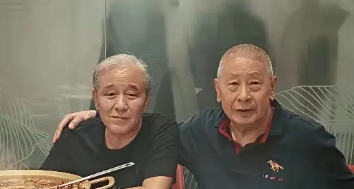 马志明&黄族民：75岁徒弟给80岁师父拜寿！这师徒情，打脸多少塑料师徒？