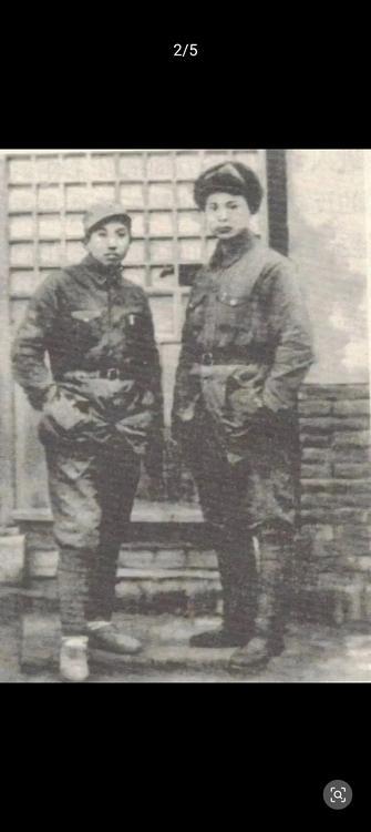 何郝炬回忆政委周贯五何郝炬生于1922年，15岁奔赴延安，1940年底