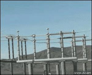 高压电弧有多恐怖？它的温度能到4000℃至8000℃，炼钢炉通常只有1600℃至