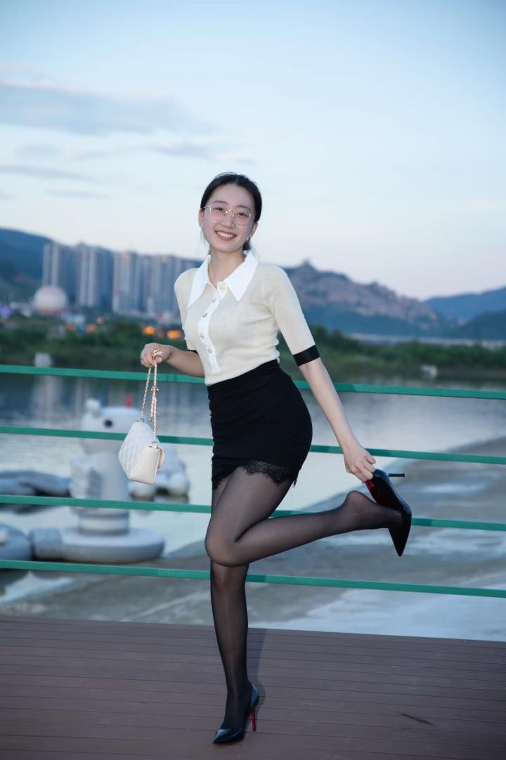 人生最好的贵人，是努力向上的自己！总有人期盼生命里能遇见贵人，盼着能拉自己一把