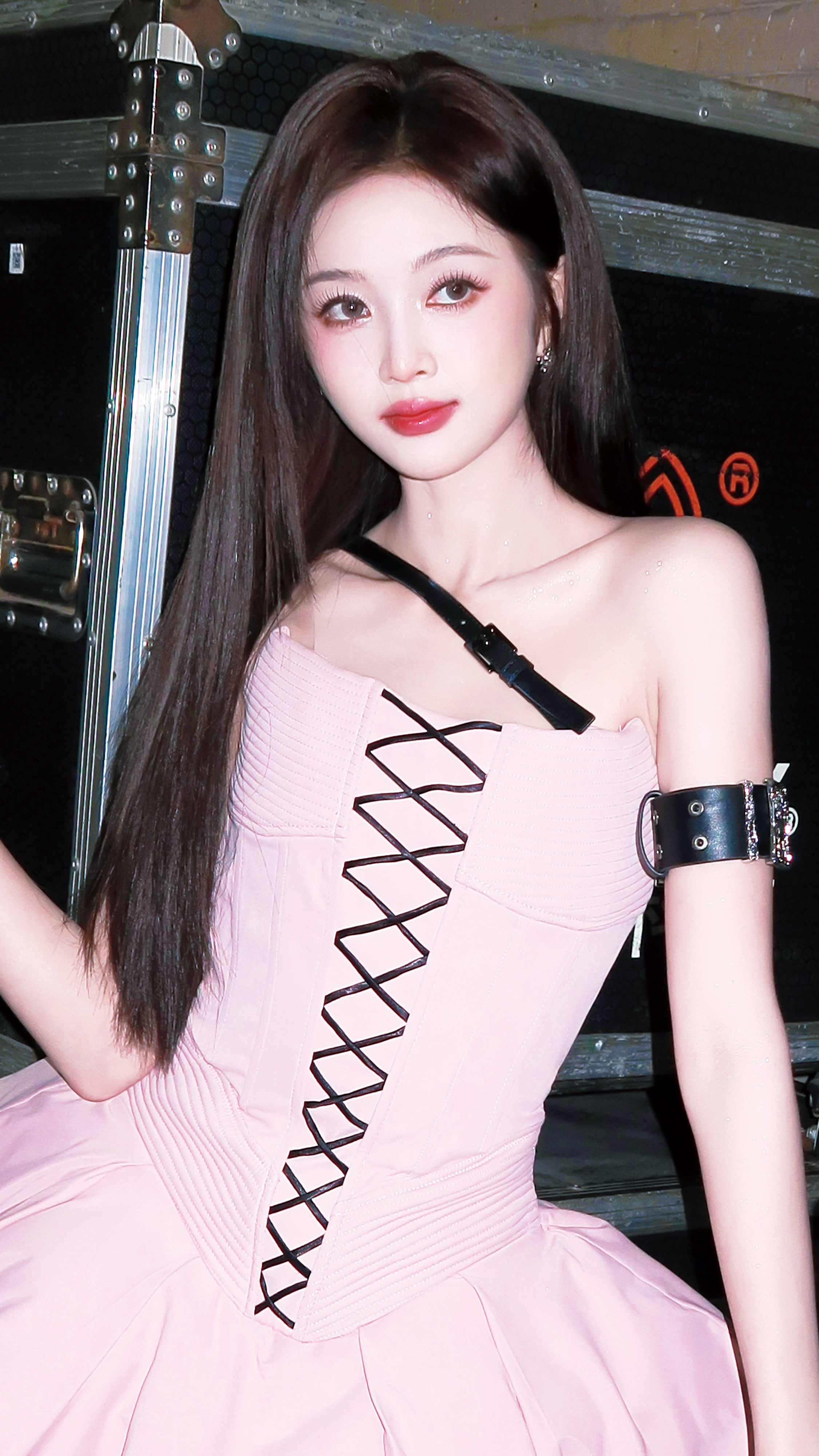 💞▹吴宣仪​​​​​​