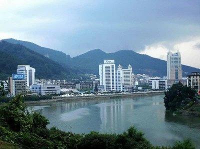 三明市把梅列区和三元区合并，成立新的三元区，这操作挺有看头。梅列和三元之前各有特