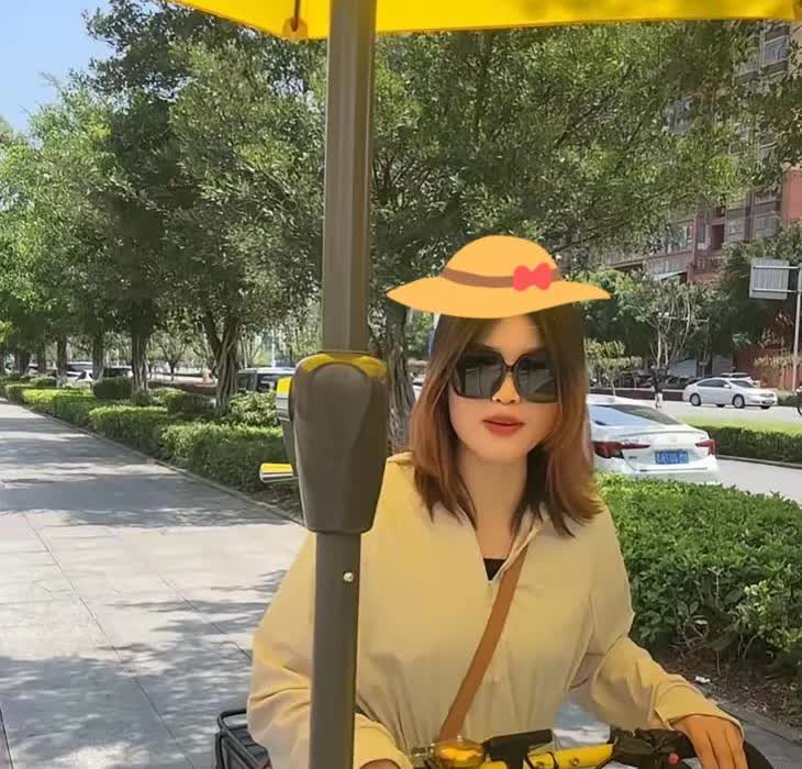笑不活了！这个女孩是医学本科生，她毕业后去摆地摊了，摆摊她就摆摊吧，她还发视频，