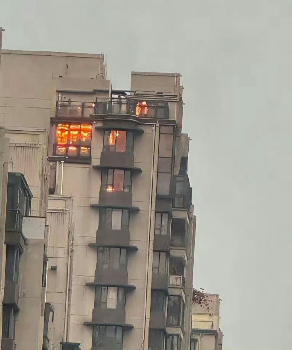 隔壁楼业主这样装修，一年得打十几次119吧