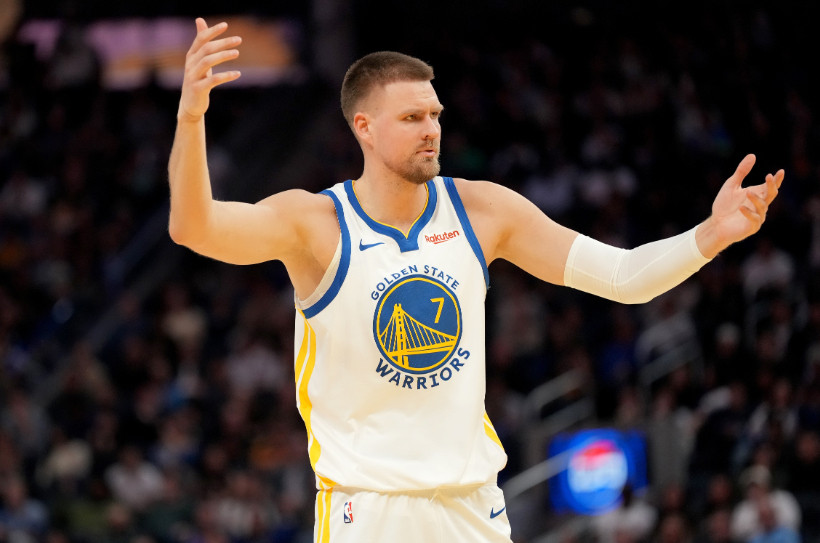 NBA常规赛，勇士109-106险胜篮网。本场比赛，勇士失误爆炸，全队出现多达2