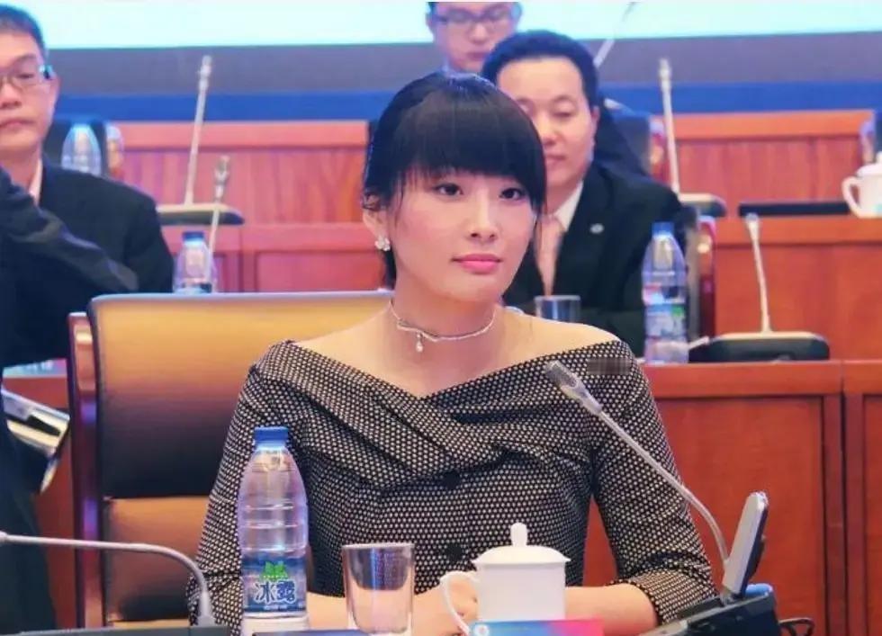 1999年，娃哈哈宗庆后花500000请王力宏代言，合作20年从未涨价，