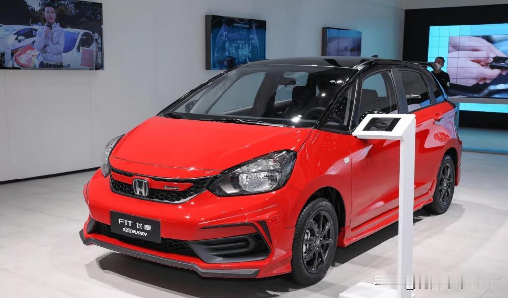 本田飞度：击败了所有对手，却输给了电车时代。上个月，本田飞度只卖出了3台