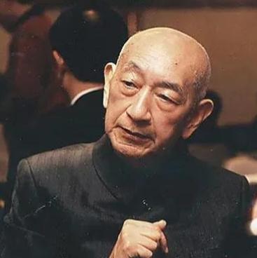1921年，福州名手林贻堂与人下棋赌赛，赌注是5元。占尽上风之时，一个七八岁的小