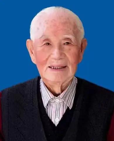 1945年10月，阎锡山的秘书李蓼源被带走，车子一路开到野外，墓坑早已挖好。就在