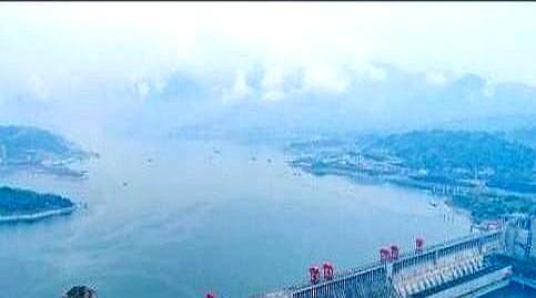 一位参与三峡大坝建设的老人曾透露，其实有90%的人并不清楚，在大坝工程启动初期，