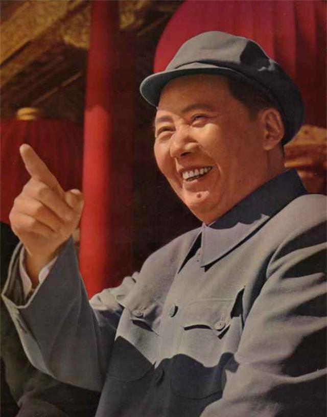 1976年毛主席追悼大会，华国锋发表感人悼词让百万群众痛哭流涕，这场盛大送别令人