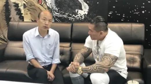 从“英粉”到“赖粉”的陈之汉，自称什么馆长，可能相当于大陆的水饺馆。骂大陆骂最凶