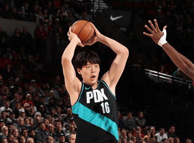 杨瀚森再重新回到球队之后，数据有所提升，也变得更加自信了，有一个特别明显的进步，