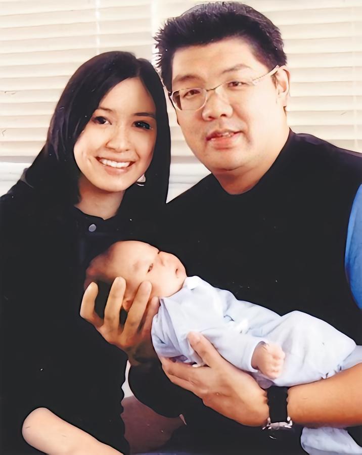 连胜文，连战的长子，连连胜武的哥哥。连胜文的妻子蔡依珊才华与颜值并存，蔡依珊