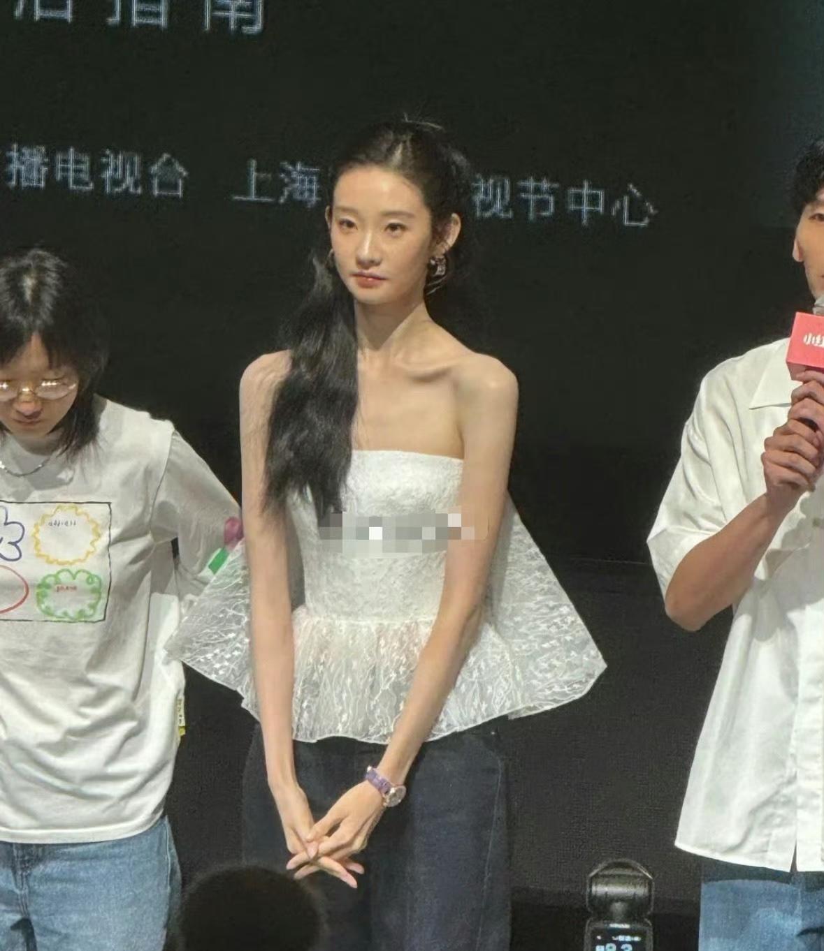 不敢想女明星到底有多瘦，张艺凡现实中到底看着得多瘦啊？？….上镜都这么瘦！而且