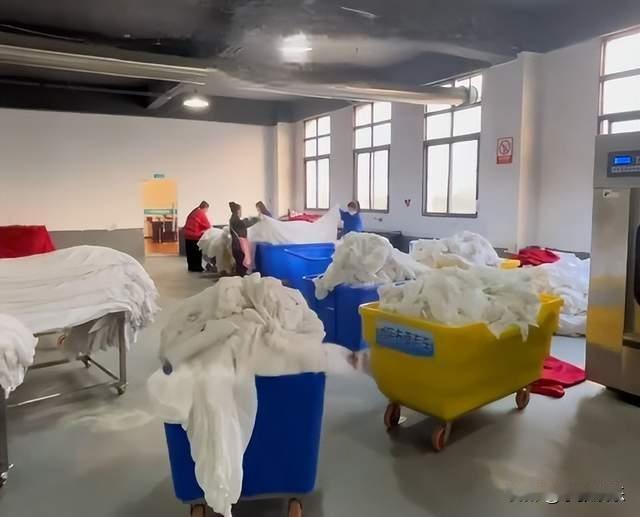 简直无法无天！一天工作19小时，离职还要扣光一个月工资，公司轻飘飘一句“货多没办