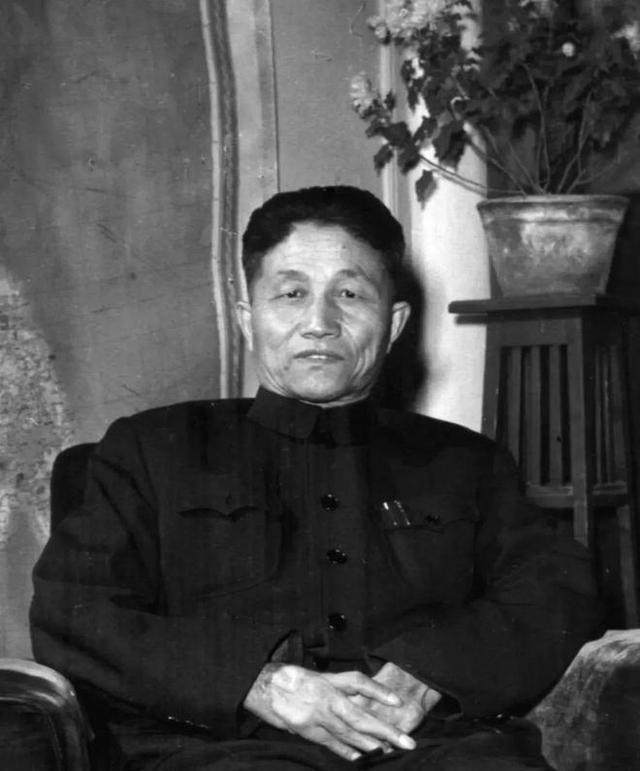 红15军团改编为344旅后，徐海东担任旅长，程子华却为何被黄克诚所取代呢？19