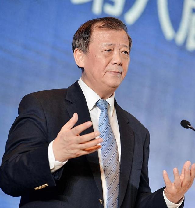 终于有人把“人均存款”这块遮羞布给扯下来了！姚景源教授说：“现在总说一百多万亿存