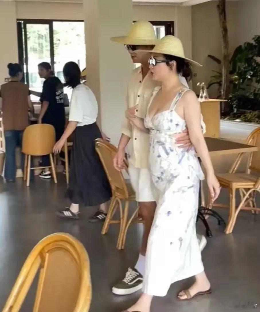 霍思燕才是最真实的中年女星身材发福的样子！​​​